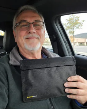 Customer photo with EscapeZone bag